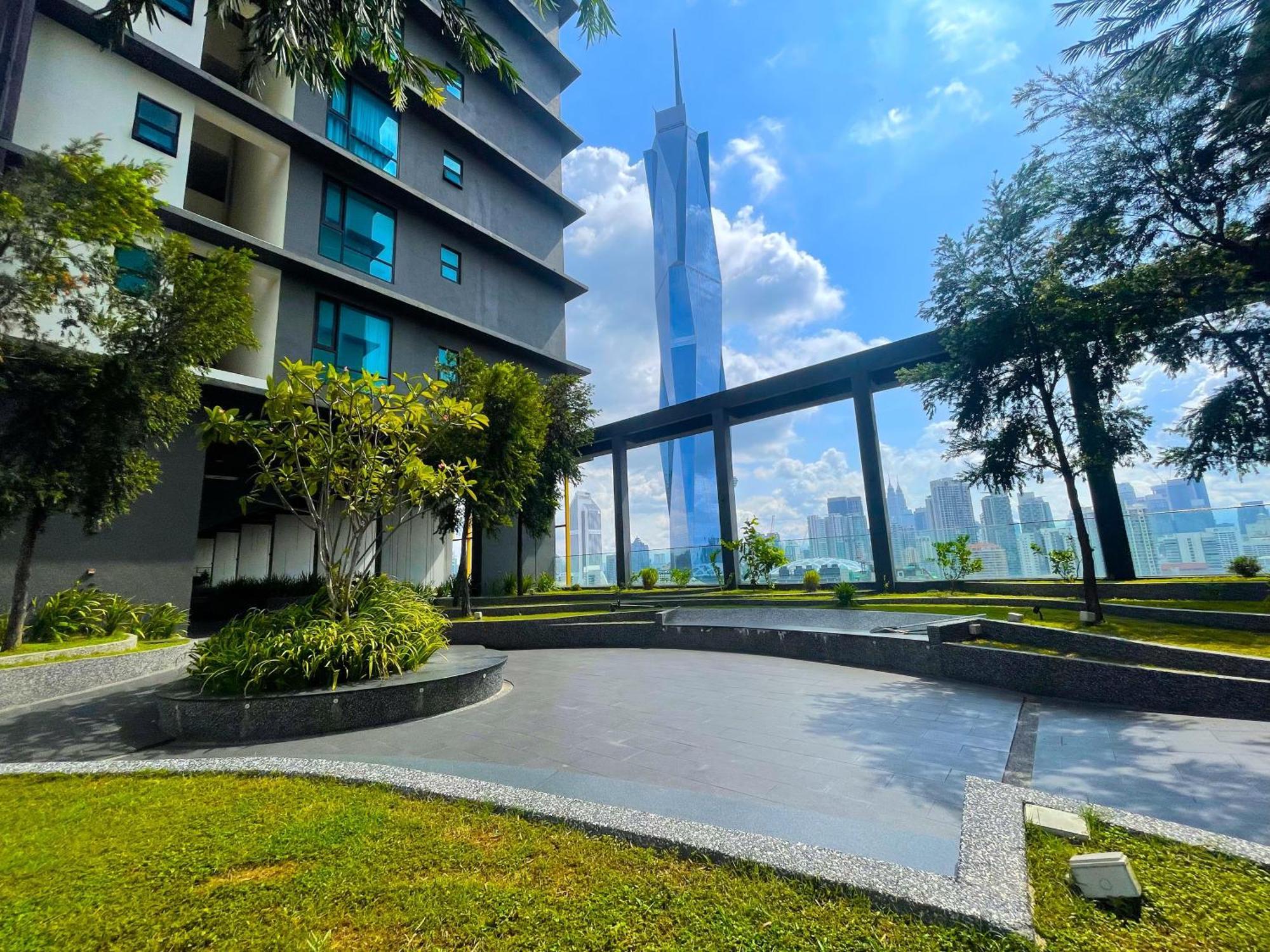 Astra At Opus Residences Куала-Лумпур Экстерьер фото
